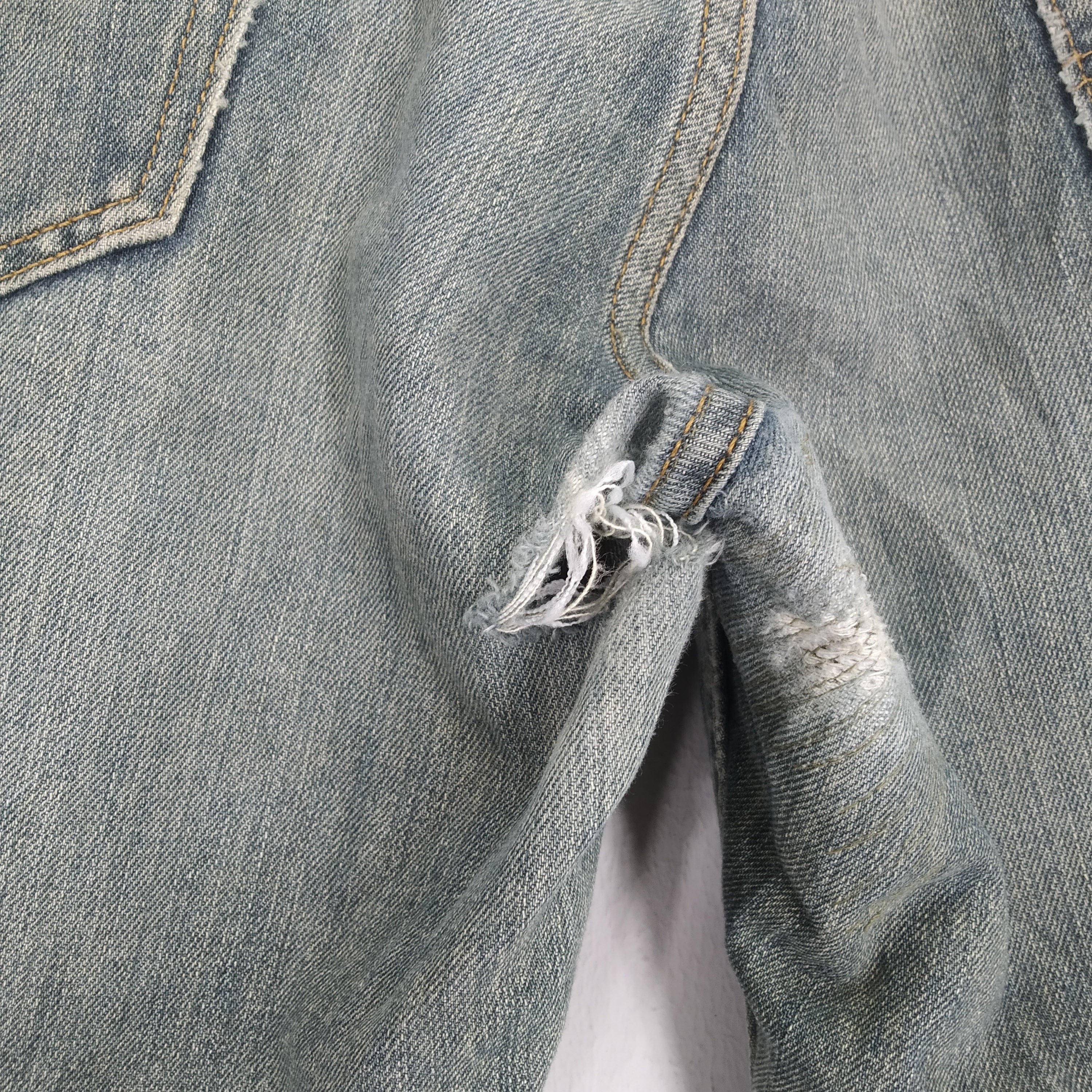 Size 36 Vintage Levi's Stone Wash Destroy Ripped Denim Jeans