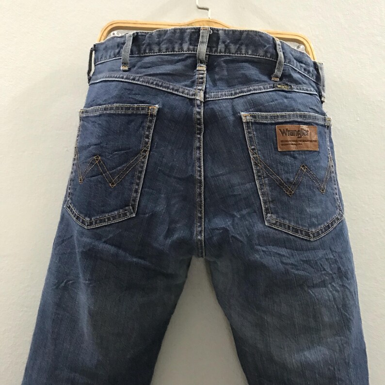 Vintage 90-tals Wrangler Japan Denim Jeans, Wrangler bleknade blå stentvättade jeans, Wrangler ljustvättade jeans arbetsjeans mom denim W32 bild 10