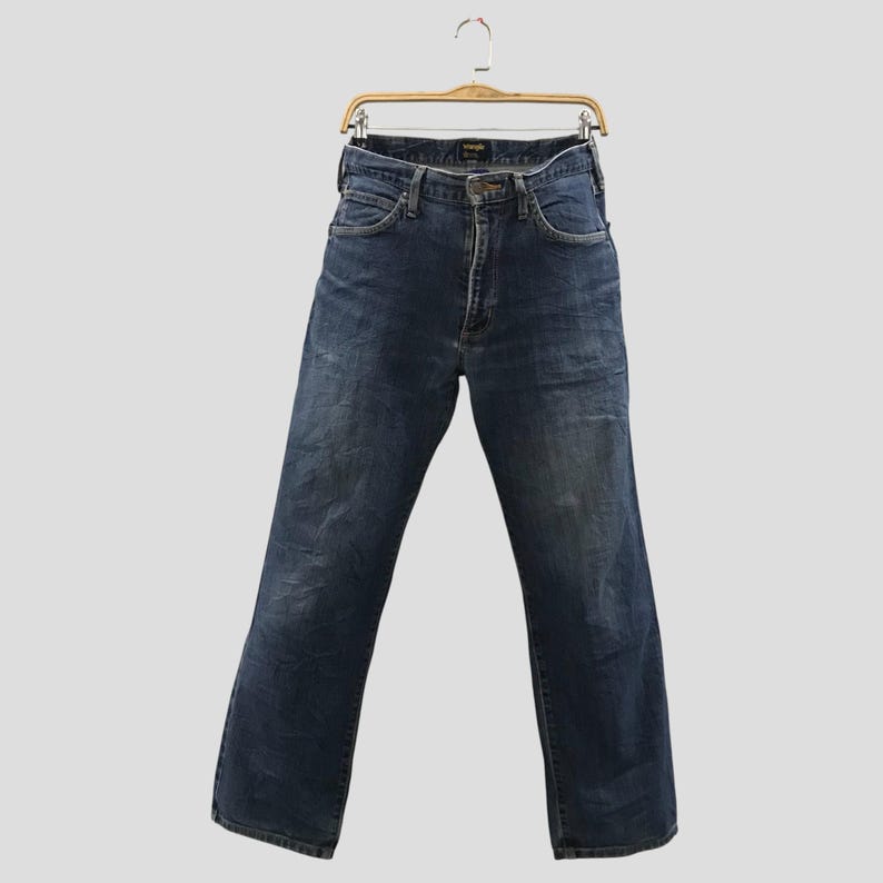 Vintage 90-tals Wrangler Japan Denim Jeans, Wrangler bleknade blå stentvättade jeans, Wrangler ljustvättade jeans arbetsjeans mom denim W32 bild 1
