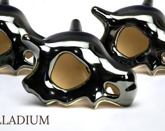 Nicht-kristalliner Keramik Totenkopf (Klein)