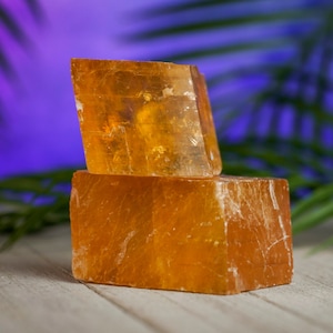 Rohes gelbes Calcit-Kristallprisma: Natürlicher Fruchtbarkeitsstein