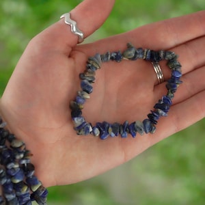 Sodalite Tumbled Stone Crystal Chip Bracelet