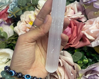 Varita de selenita: cristal tallado a mano para meditación y decoración del hogar
