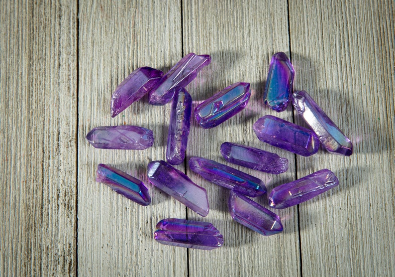 Pointe de cristal de quartz violet Aura image 9