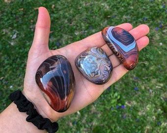 Sardonyx Agate Palm Stone, Silk Agate