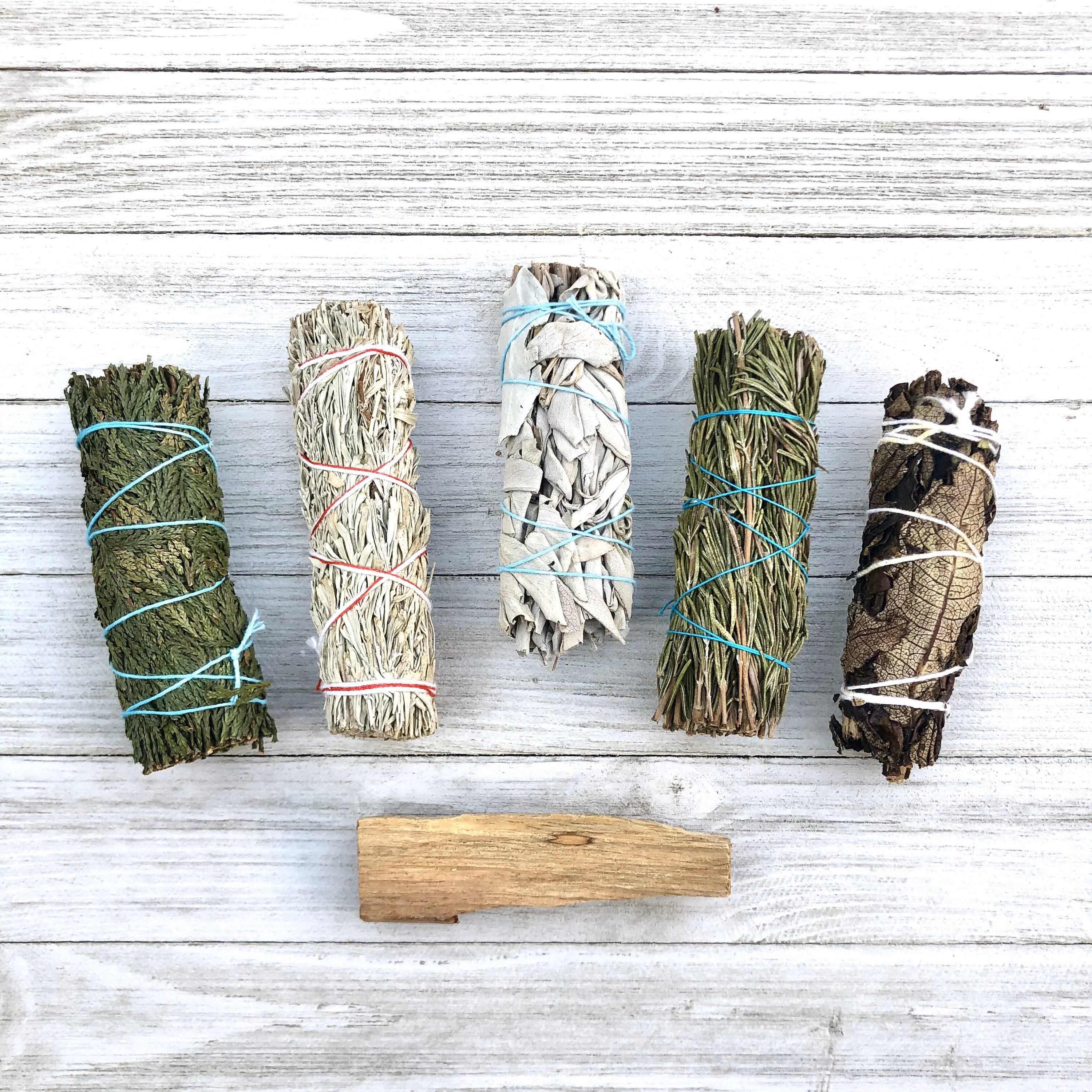 Smudge Stick Bundle + Free Palo Santo Wood (Белый Шалфей, Синий Шалфей, Кедр, Йерба, Розмарин)