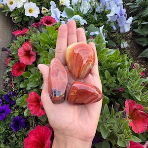 Sardonyx Agate Palm Stone, Silk Agate