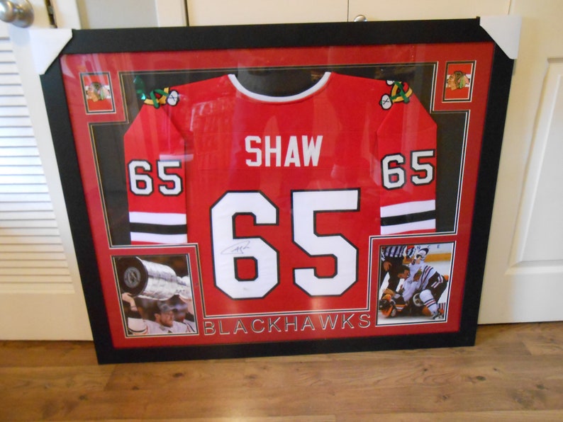 blackhawks jersey shaw