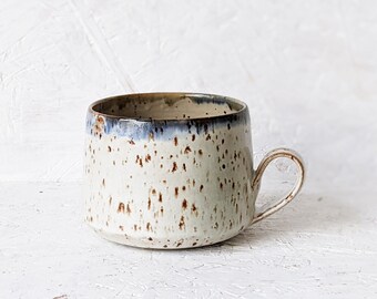 white ceramic tea/coffee cup, modern pottery, handmade pottery coffee cup, Keramiktasse, one of a kind ceramic cup