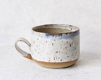 weiße Keramik Tee-/Kaffeetasse, moderne Keramik, handgemachte Keramik Kaffeetasse, Keramiktasse, Unikat Keramiktasse