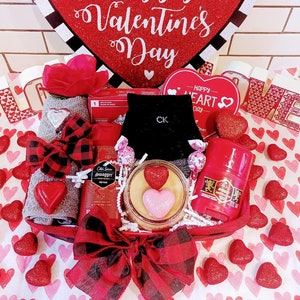 Premium Valentine Day Hamper For Boyfriend - Valentines Day Gifts For Him -  Best Boyfriend Certificate - VivaGifts