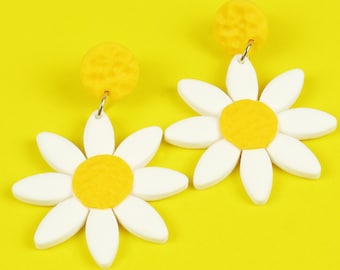 White DAISY Yellow Flowers HANDMADE Statement Earrings Dangle, Summer Style Gift, UK Gifts For Friends, Her, Mom,Birthday Gift For women