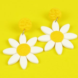 White DAISY Yellow Flowers HANDMADE Statement Earrings Dangle, Summer Style Gift, UK Gifts For Friends, Her, Mom,Birthday Gift For women image 1