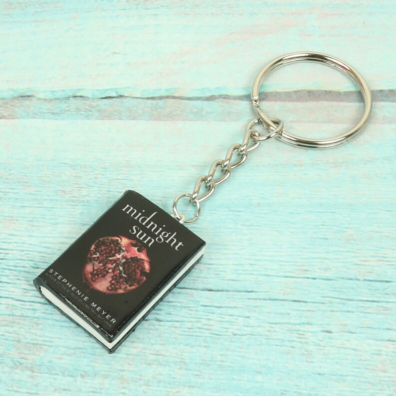 CUSTOM BOOK KEYCHAIN Personalized Gift for Book Lovers Etsy
