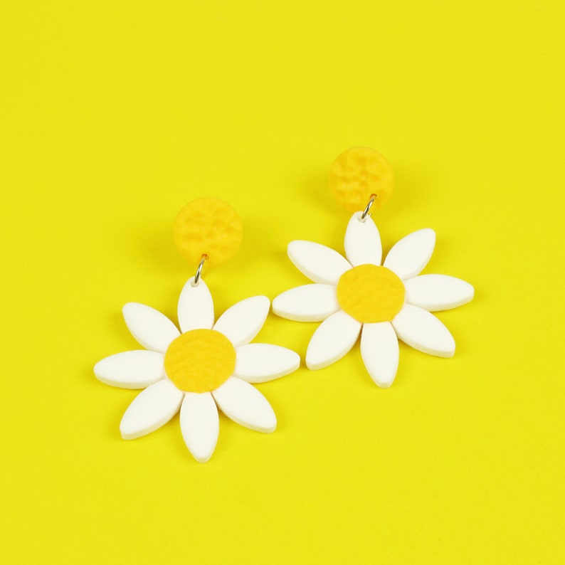 White DAISY Yellow Flowers HANDMADE Statement Earrings Dangle, Summer Style Gift, UK Gifts For Friends, Her, Mom,Birthday Gift For women image 1