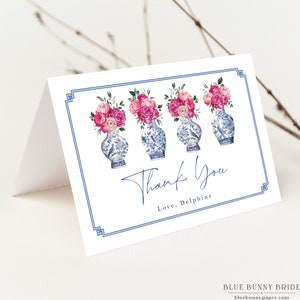Bewerkbare gevouwen bedankkaart voor chinoiserie, kaartsjabloon Delftsblauw porseleinen gemberpotjes, felroze blos bloemen Grandmillenial CHI3