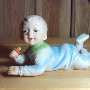 Vintage Bisque porselein en piano baby jongen met fopspeen, babykamer decoratie, piano baby, pop verzamelaar
