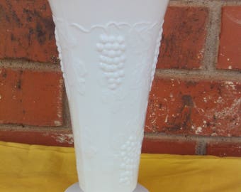 Milk Glass Vase Grape Pattern, Vintage Milk Glass,Milk Glass Collector, Bud Vase, Wedding Decor