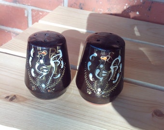 Vintage Redware Salt & Pepper Set with handpainted Rooster on the Front, Country Kitchen, Farmhouse, Vintage Pottery