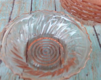 Pink Arcoroc France Dessert Bowls, Pink Swirl Glass Bowls, Vintage Pink Bowls, Country Kitchen, Elegant Dishes, Pink Glass Dishes