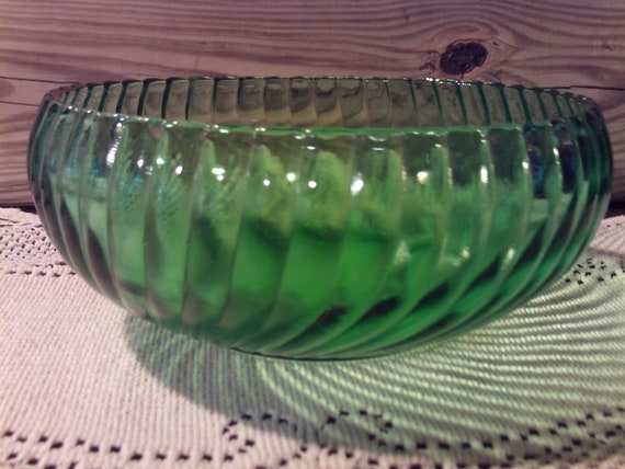 Vintage Forest Green Depression Glass Swirl Bulb Bowl, Vintage