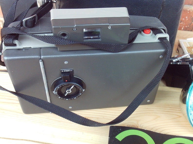 Vintage Polaroid Model 330 Land Camera, Polaroid Vintage Camera, Vintage Photography, Camera Collector image 3