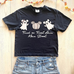 boxy cropped tee comfort colors mouse halloween disney shirt - boxy crop top - disney halloween - main street pumpkin boxy halloween shirt