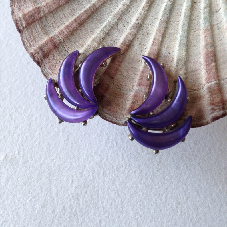 Vintage fun purple clip on earrings