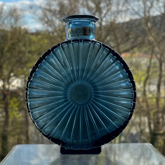 Helena Tynell 1968-1974年製作のPironki 花瓶 珍しい、青いアウリンコンプロの花瓶、ヘレナ・ティネル - Etsy 日本