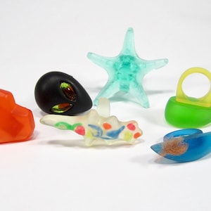 Colorful 90s synthetic resin rings set of 6 pieces heart alien starfish spiral red turquoise NEON plastic rings funky handmade 90s no. 31