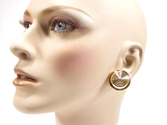 Elegant round gold polished ear clips funky snail… - image 4