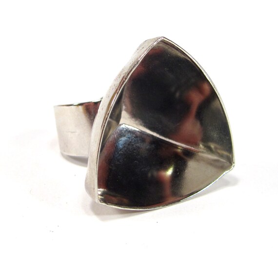 Big statement retro triangle ring Space SoHo Colo… - image 2