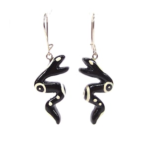 Earrings Snake black white handpainted silver 4x1,5cm SoHo Cologne 1994