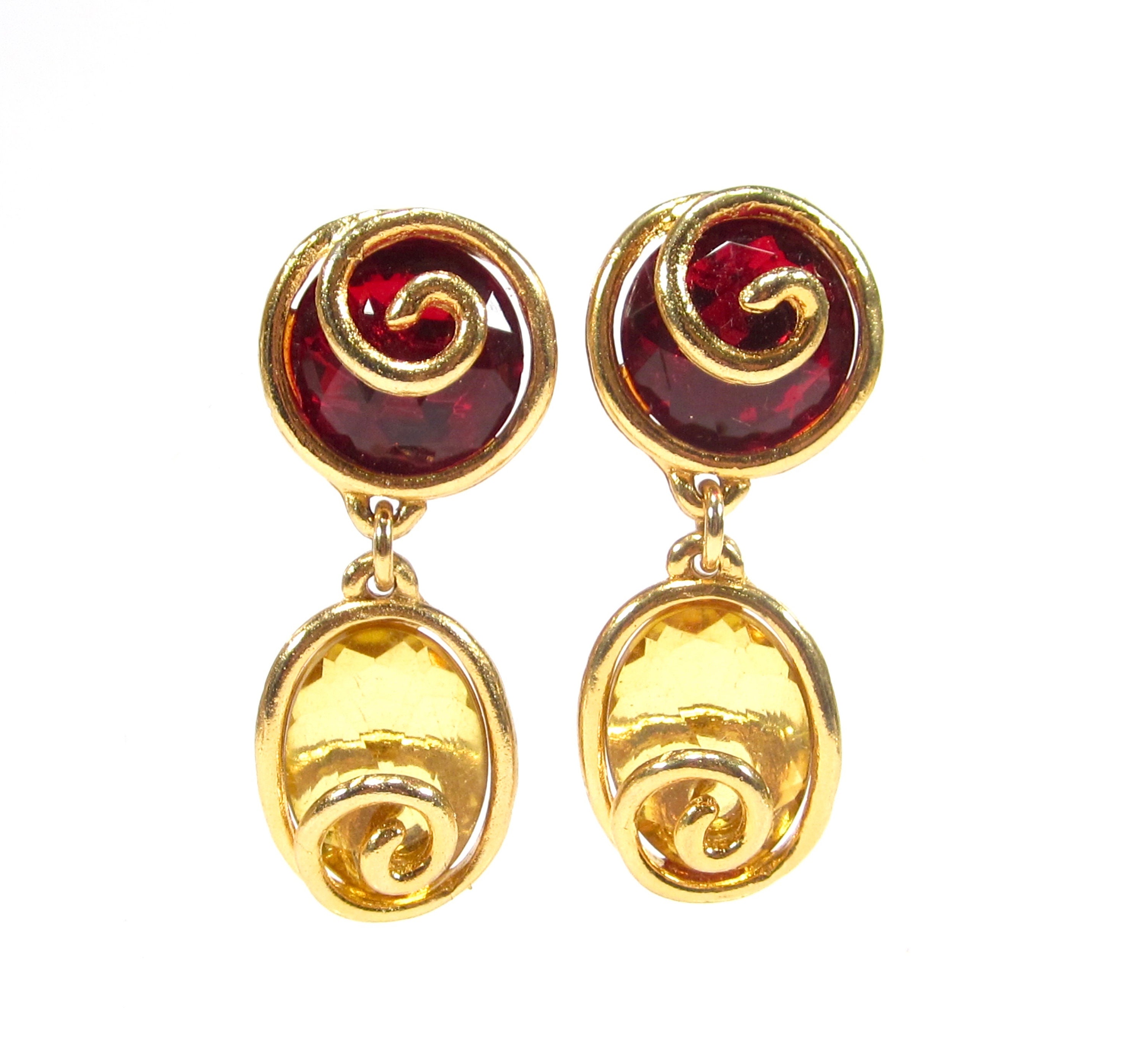 Boucles D'oreilles Vintage Clips - Plastique Doré Spirale Rouge - Occasion Bon état