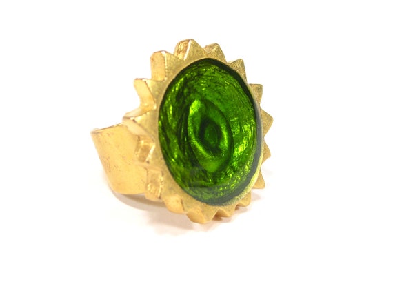 Vintage sun ring sun gold green resin hand made r… - image 2