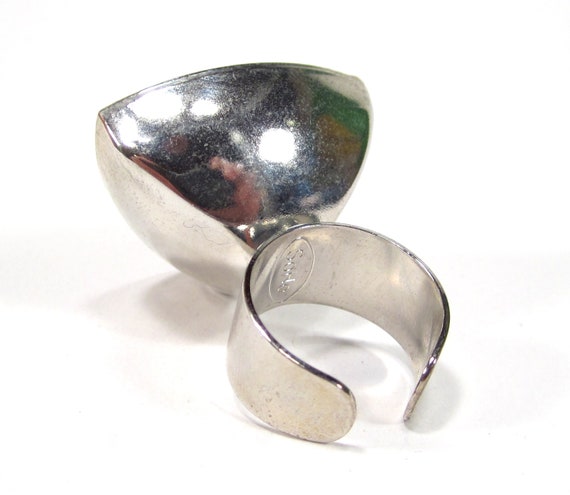 Big statement retro triangle ring Space SoHo Colo… - image 3