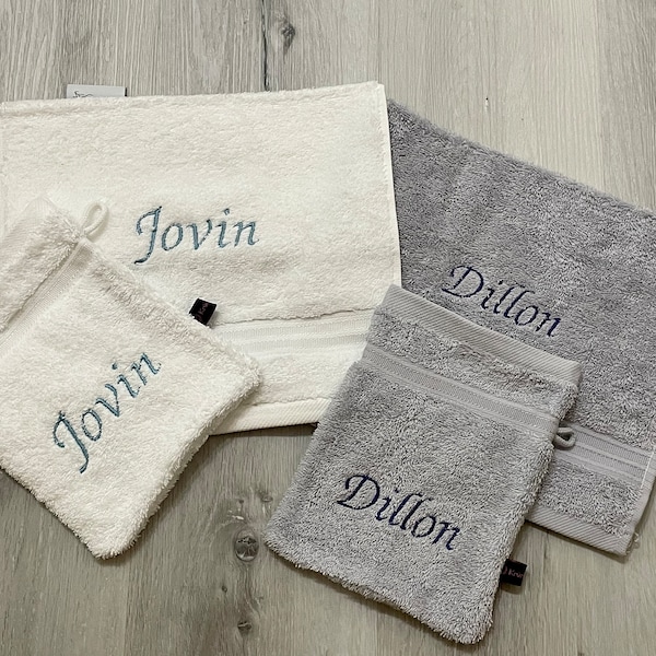 Set of washcloths, wash mitt and towel with name of your choice in several colors