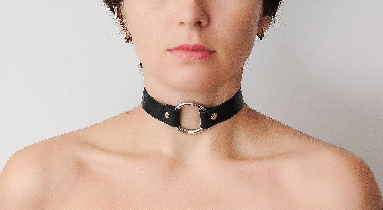 Black Red Leather O Ring Choker sm Day Collar Can Be A Etsy Israel