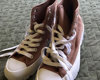 womens Converse All Stars , lugged sole size 9