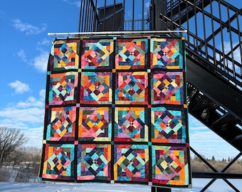 Handgemaakte batik quilt, regenboog patchwork, modern woondecoratie (66 x 66)
