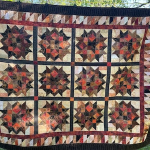 Rustic Star Quilt – Handmade Cottagecore Throw, Warm Autumn Tones, Farmhouse Bed Quilt, Cozy Vintage-Style Home Decor