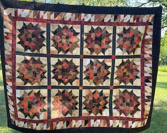 Rustic Star Quilt – Handmade Cottagecore Throw, Warm Autumn Tones, Farmhouse Bed Quilt, Cozy Vintage-Style Home Decor