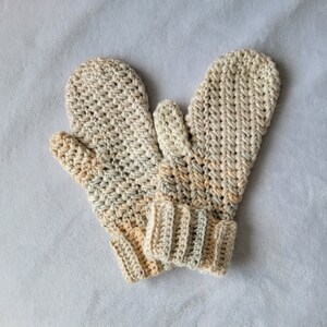 Crochet Pattern- Diagonal Daisy Mittens pdf