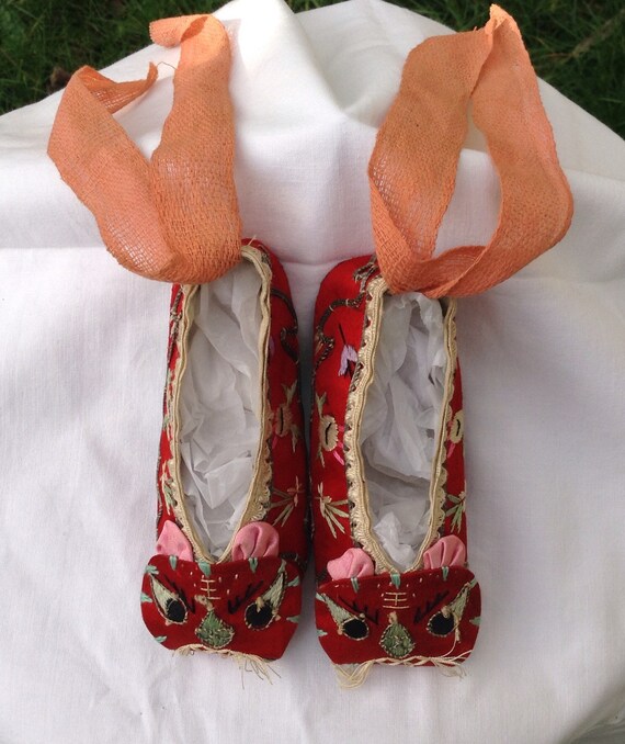 Vintage Original Chinese Silk Embroidered Baby Sl