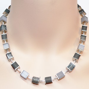 Chain, necklace, necklace, cube chain, necklace, glass cube, polaris effect cube, metal plate, glass jewelry, gray, light gray, dark gray