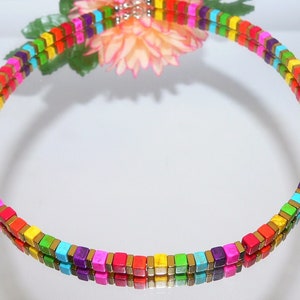 Ketting, ketting, kubusketting, kubus, edelsteen synth turkoois, hematiet, goudkleurig, veelkleurig, rood, groen, geel, blauw, paars, kleurrijk,