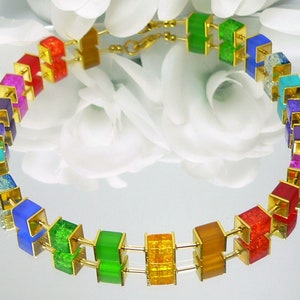 chain, necklace, collier, cube chain, cube, glass, colorful, red, blue, yellow, green, colorful