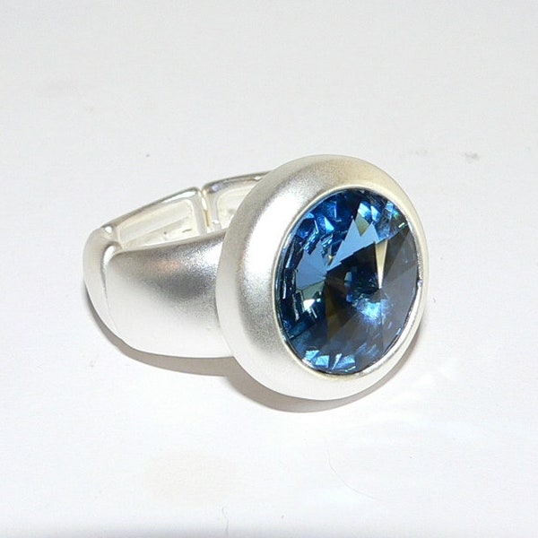 Stretch-Ring, unisize, swarovski®elements rivoli kristall, metall glieder, silber, denim blue