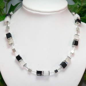 Chain, necklace, collier, cube chain, pearls, glass, glass cubes, rhinestones, metal plates, white, black, clear,