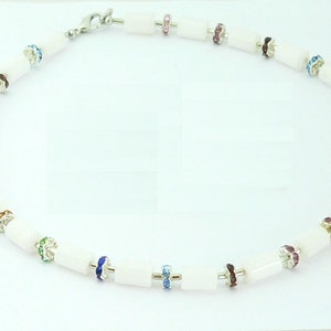 Collar, cadena, cadena de rodillos, collar, rodillos, estilo jade, blanco, pedrería, de colores, colorido, rojo, azul, verde,